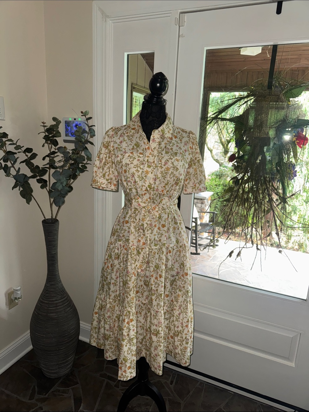 Floral Short-Sleeve Shirt Dress in Cream